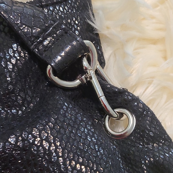 Kenneth Cole Reaction Bag - Picture 5 of 9